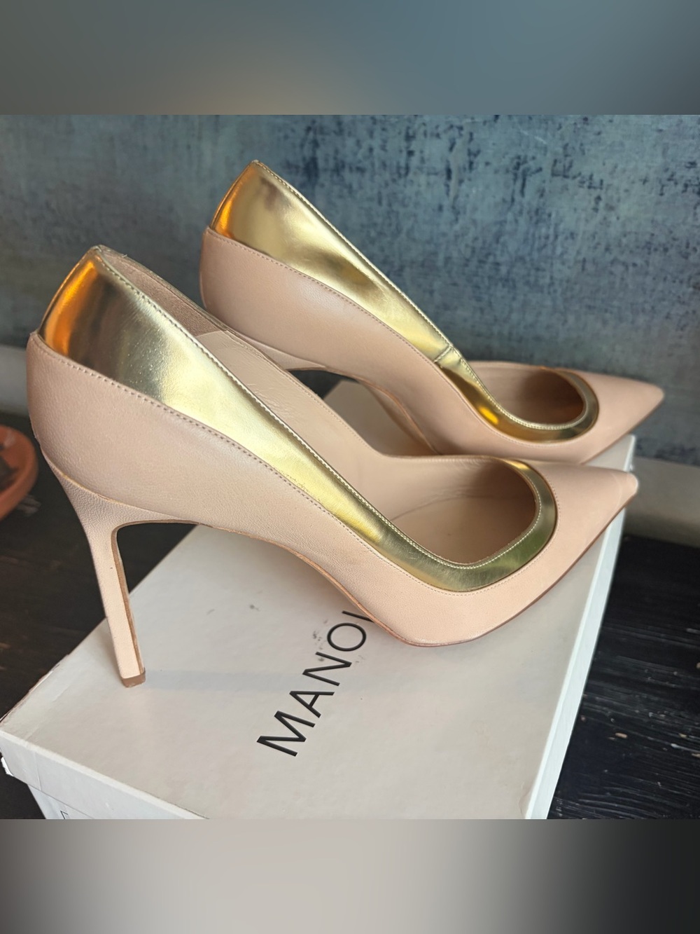 Manolo Blahnik Nude & Gold Pumps β Size 10 - Picture 3 of 16